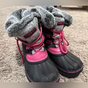 London fog youth snow boots